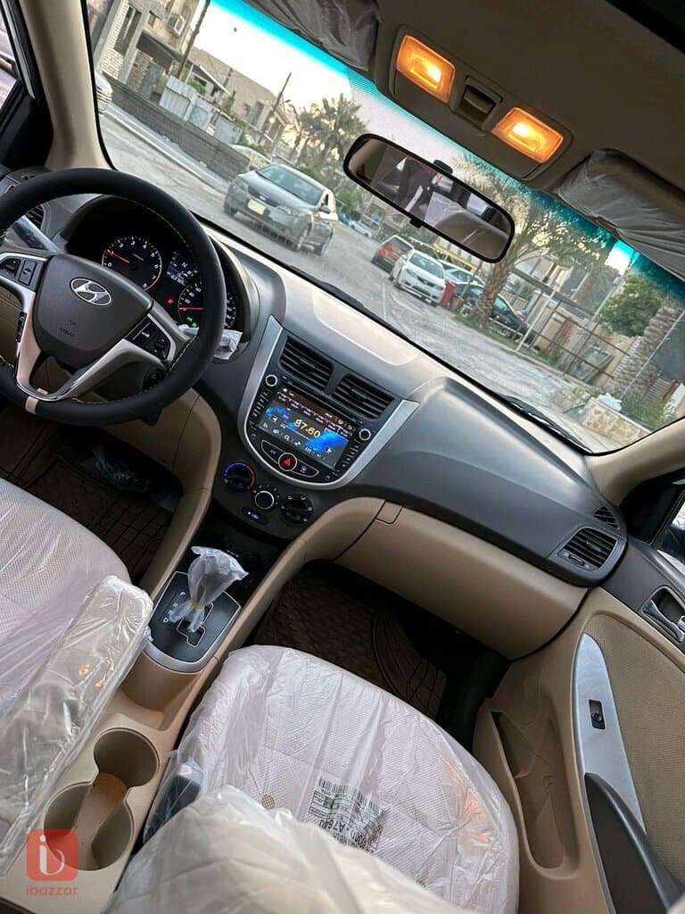 Hyundai Accent 12