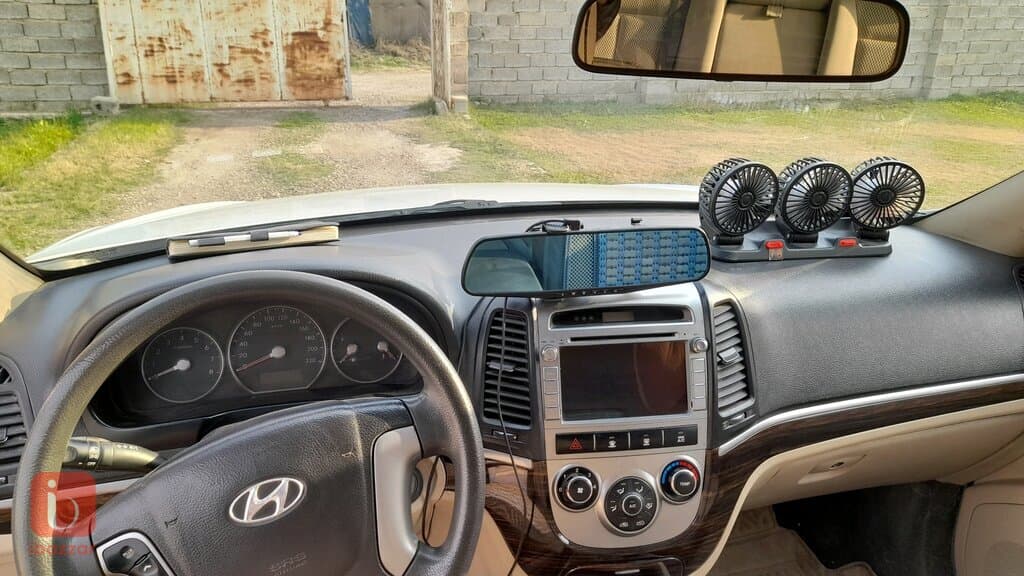 Hyundai Santa Fe GL 7