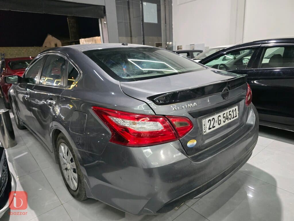Nissan Altima SV 4