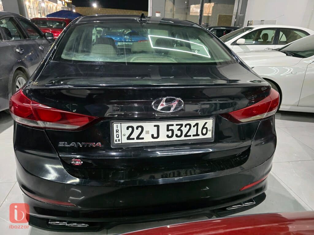 Hyundai Elantra 6