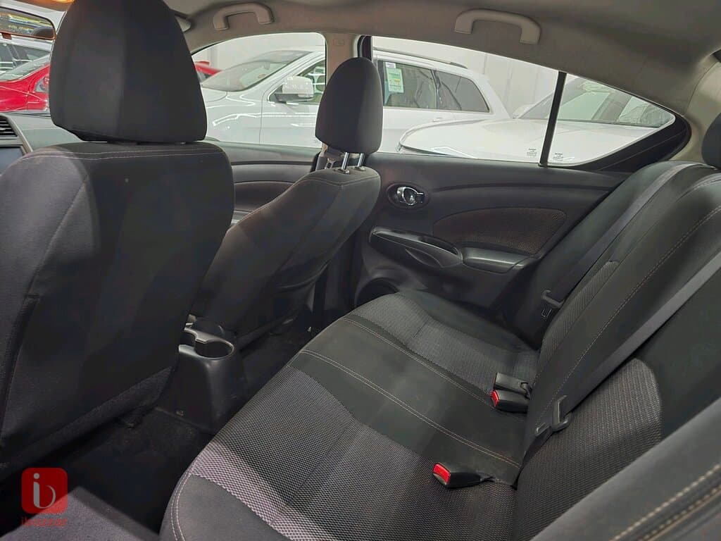 Nissan Versa 6