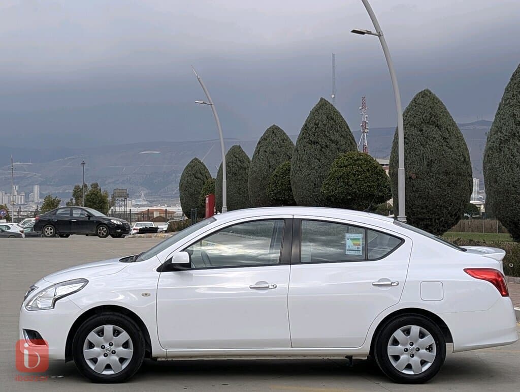 Nissan Sunny Base 11