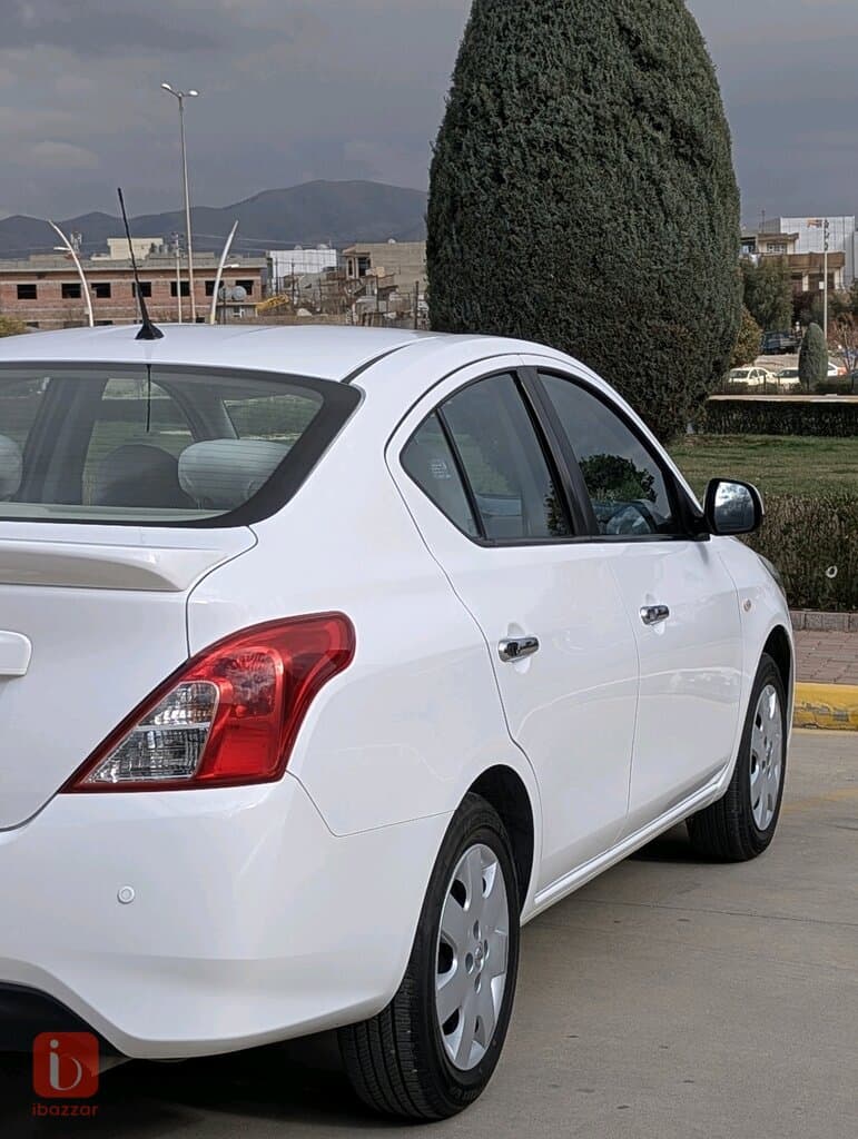 Nissan Sunny Base 7