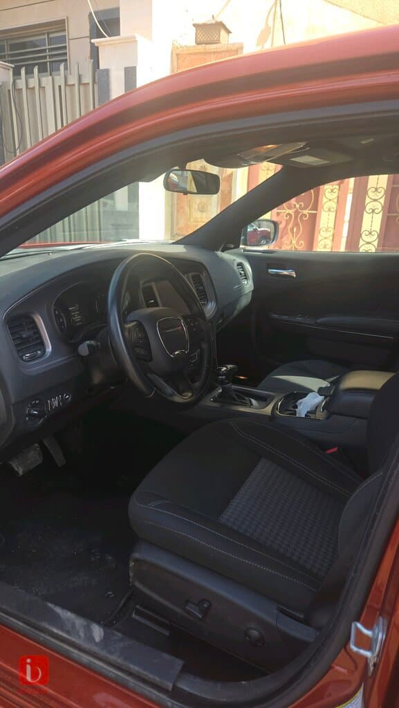 Dodge Charger SXT 6