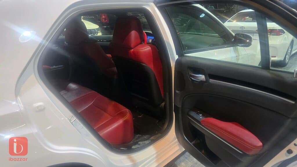 Chrysler 300 S 4