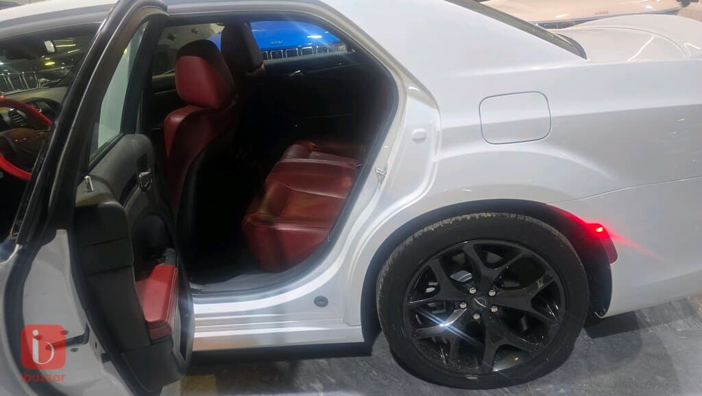 Chrysler 300 S 5