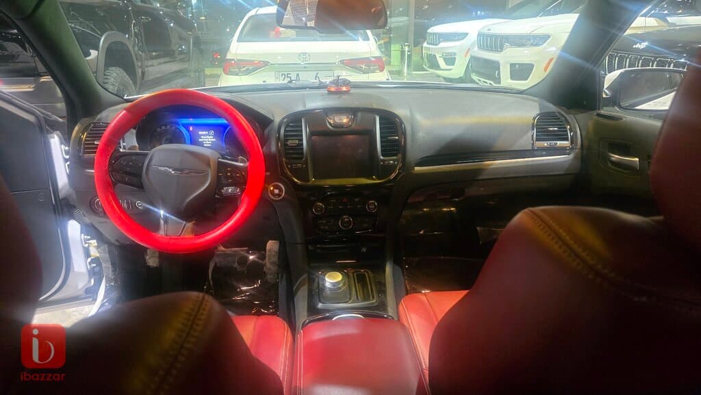 Chrysler 300 S 6