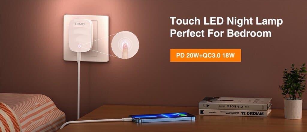 LDNIO A2425C 20W PD/QC Fast Charger & Touch LED Night Lamp (Changeable Plug) 3