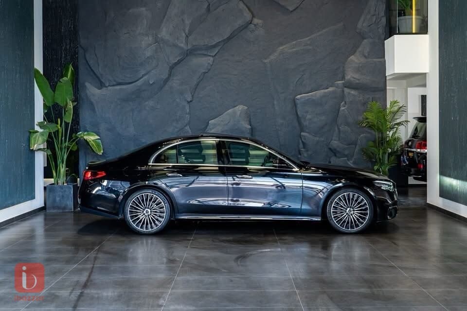 Mercedes-Benz E-Class 2