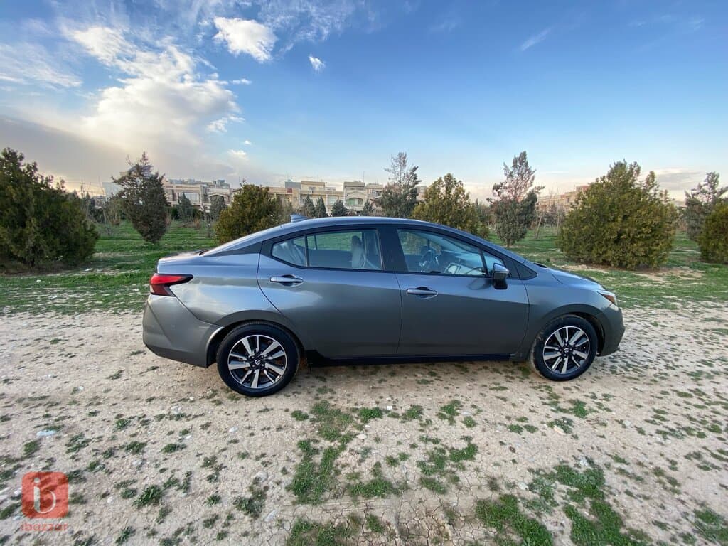 Nissan Versa 12