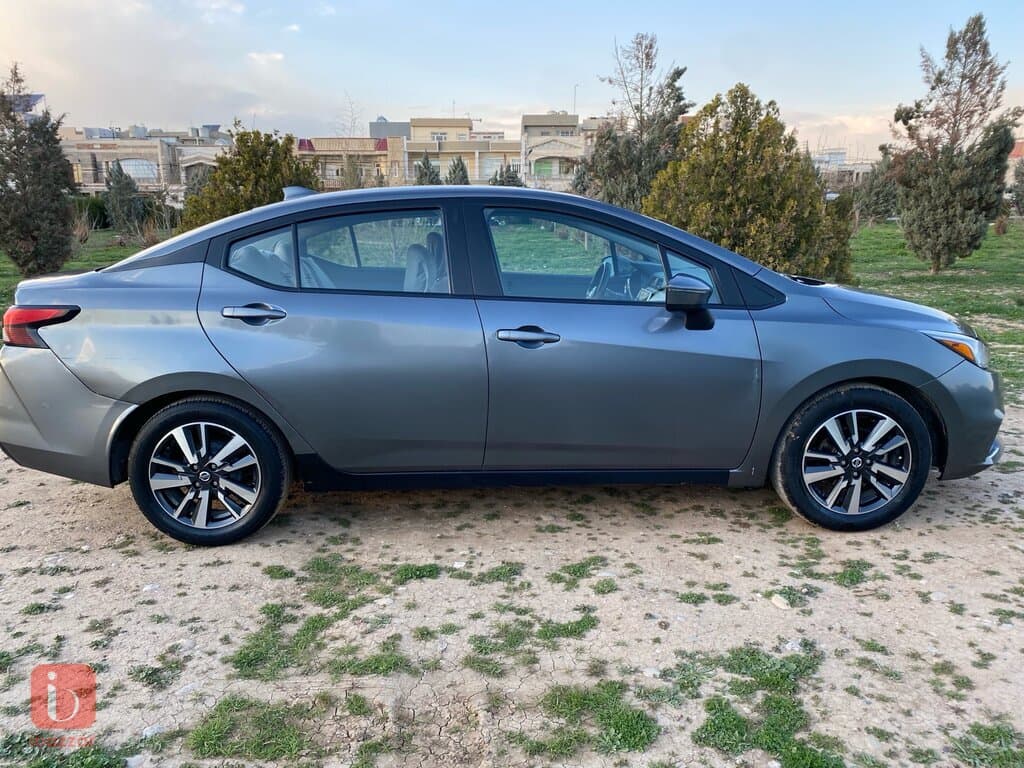 Nissan Versa 10