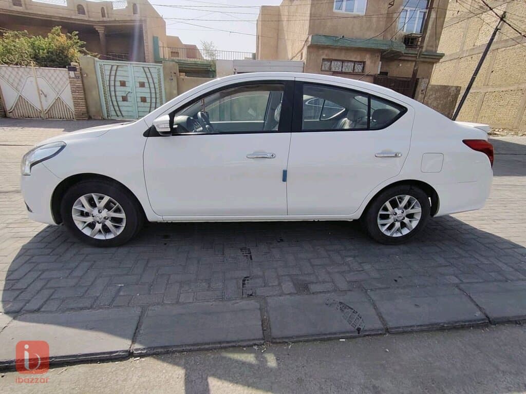 Nissan Sunny 4