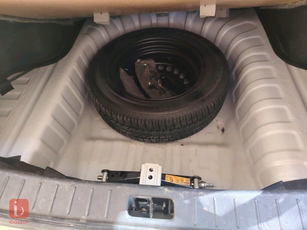 Nissan Sunny 5