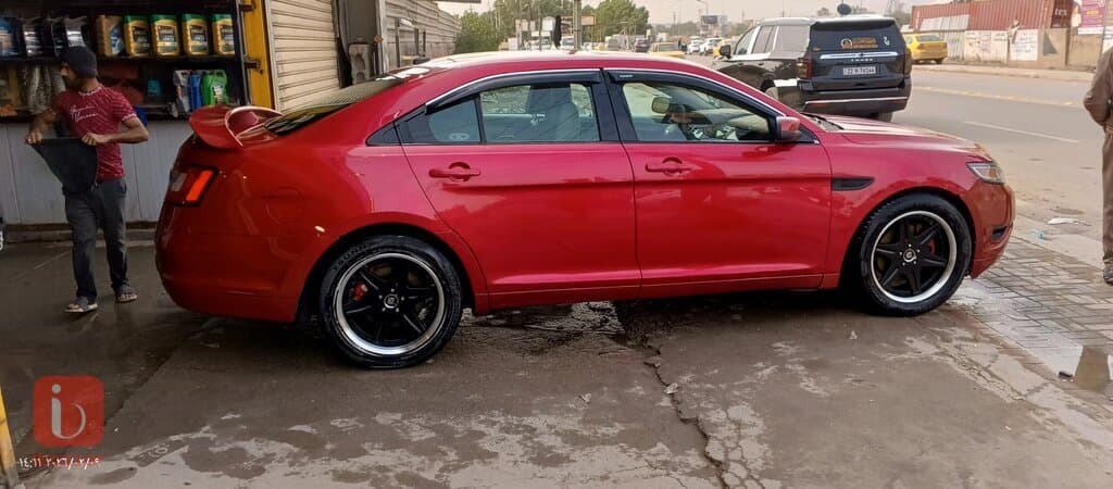 Ford Taurus Limited 5