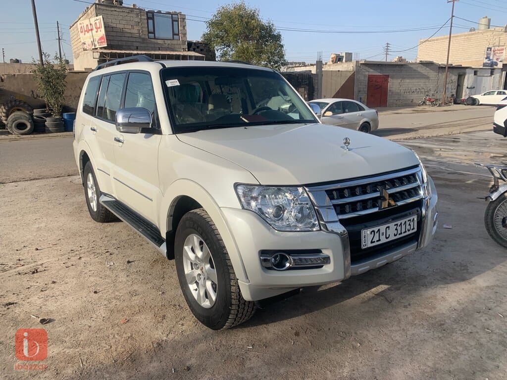 Mitsubishi Pajero GLS 3