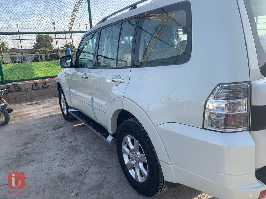 Mitsubishi Pajero GLS 5