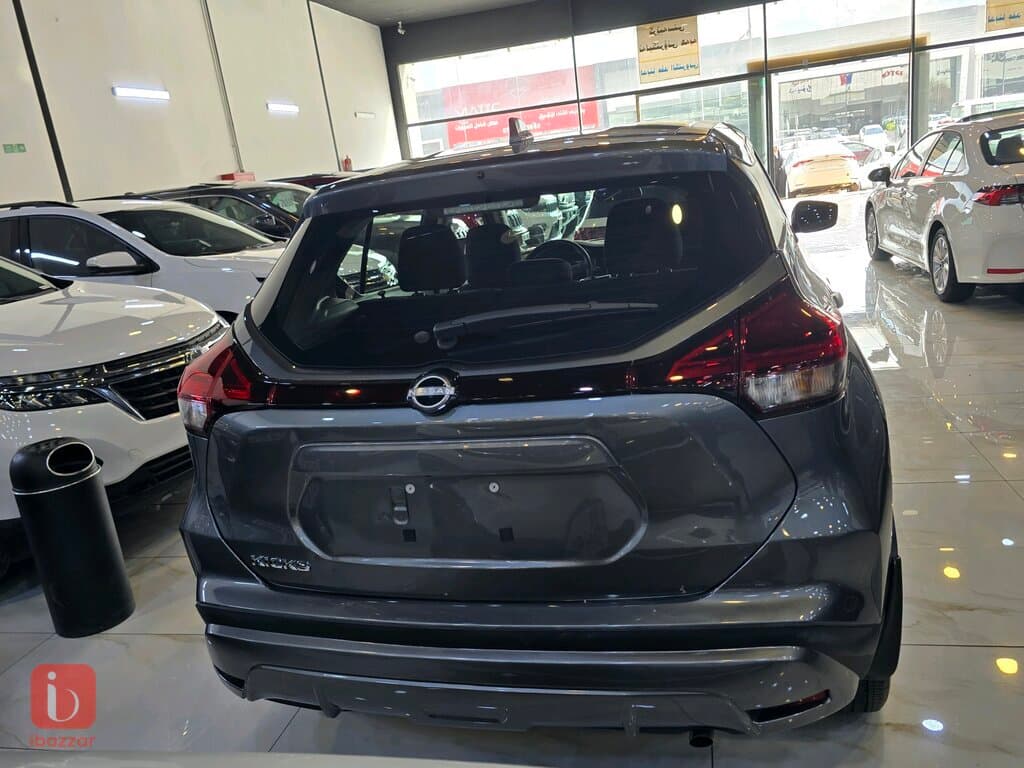 Nissan Kicks S 5