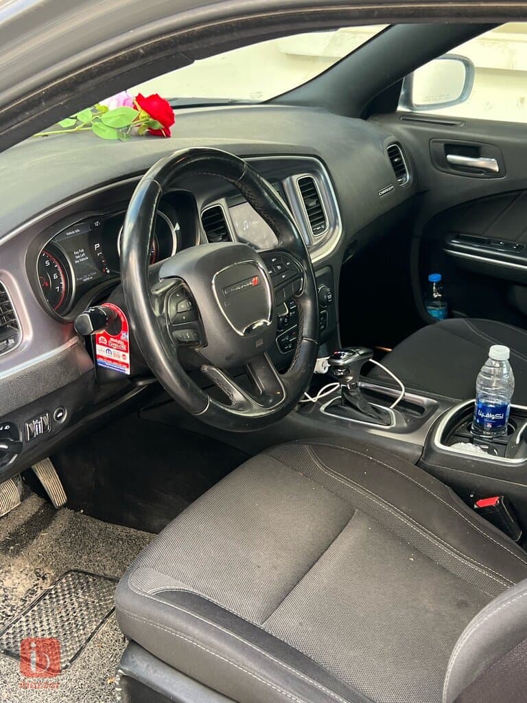 Dodge Charger SXT 2