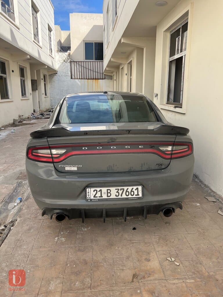 Dodge Charger SXT 4