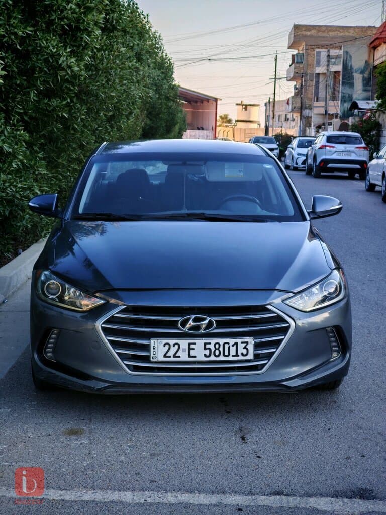Hyundai Elantra Standard