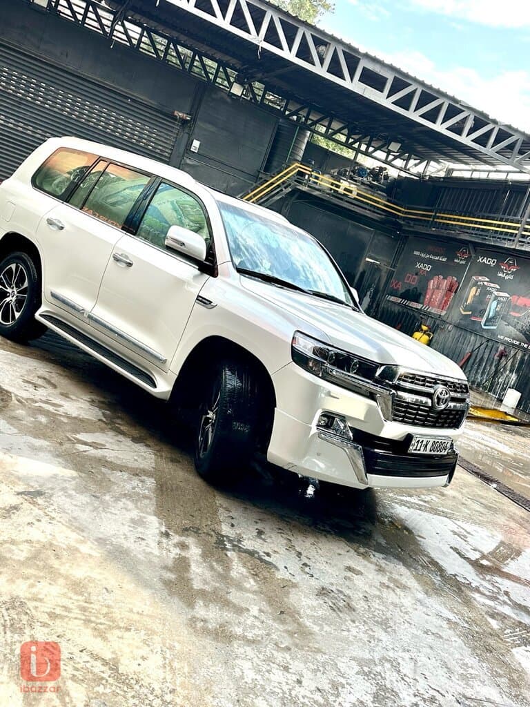 Toyota Land Cruiser Grand Touring