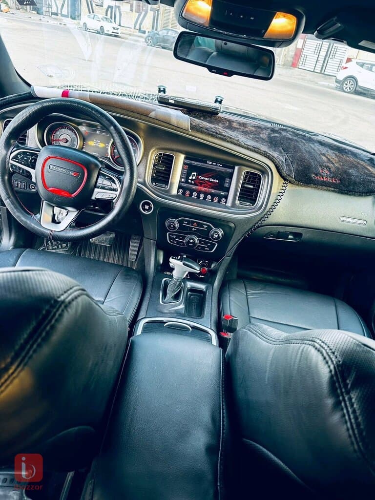 Dodge Charger SXT 4