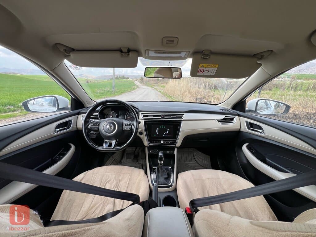 MG MG5 Standard 7