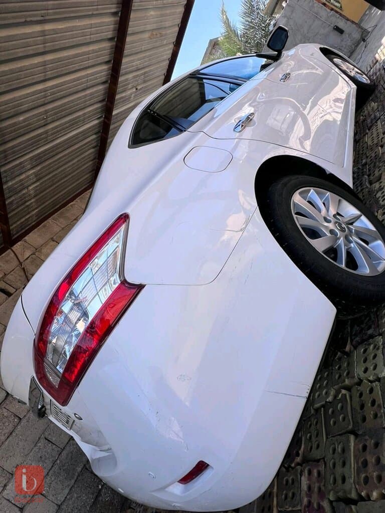 Nissan Sentra 4