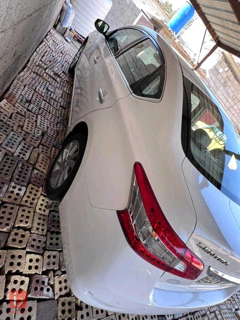 Nissan Sentra 5