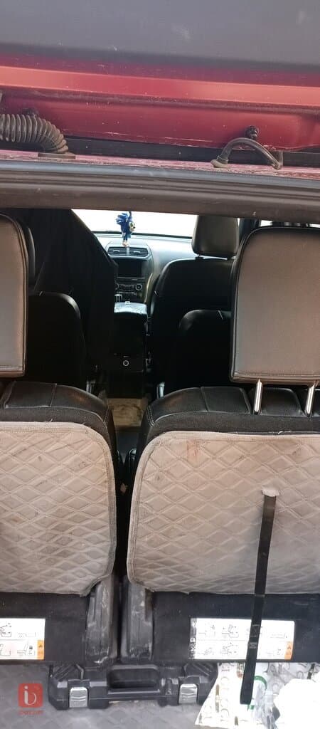 Ford Explorer XLT 13