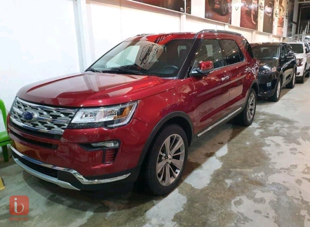 Ford Explorer XLT 4
