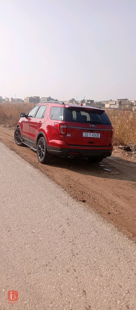 Ford Explorer XLT 7