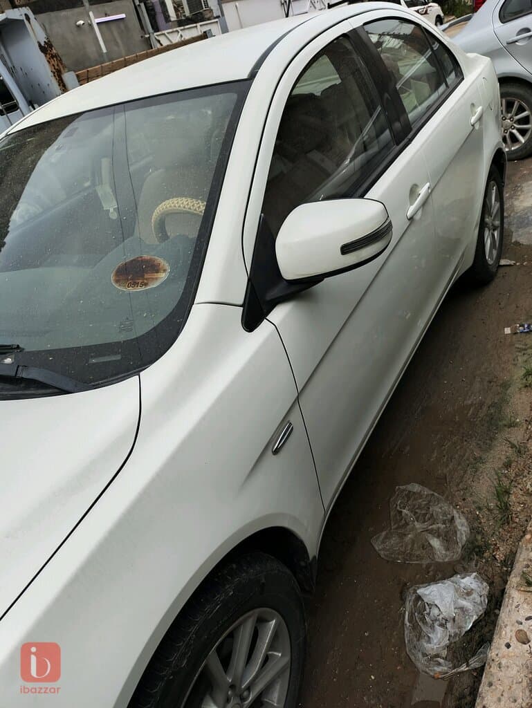 Mitsubishi Lancer GLS 4