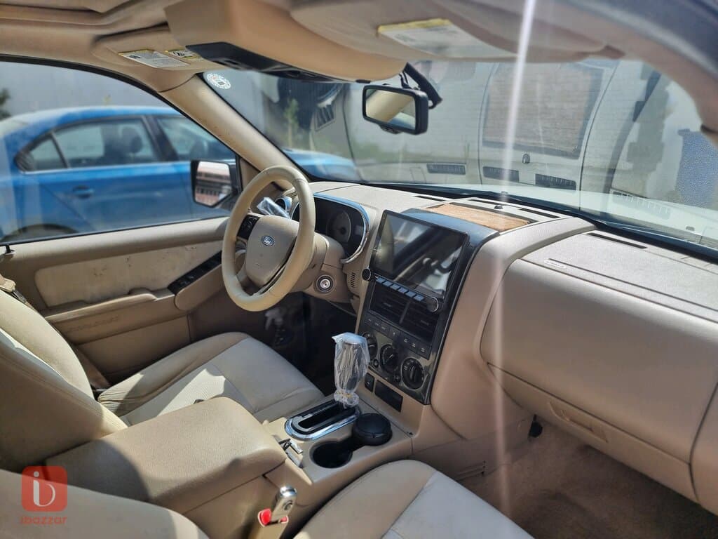 Ford Explorer XLT 11