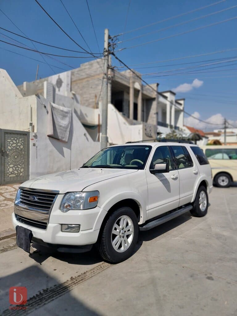 Ford Explorer XLT 12