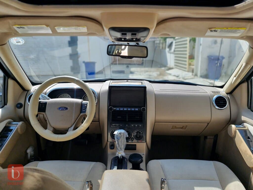 Ford Explorer XLT 6