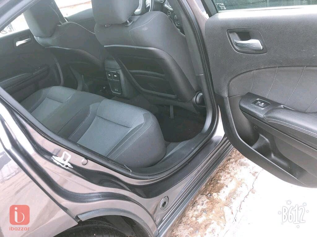 Dodge Charger SXT 4