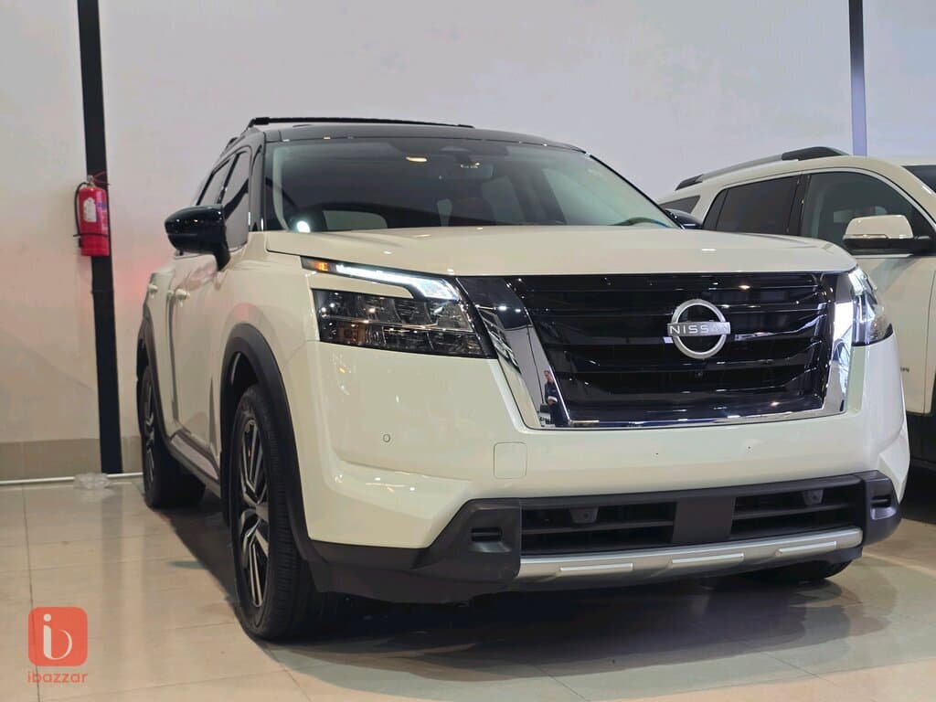Nissan Pathfinder Platinum 2