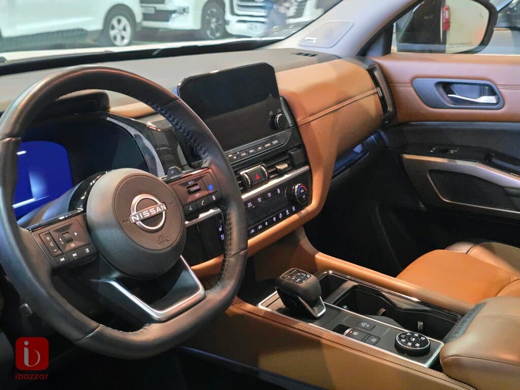 Nissan Pathfinder Platinum 5