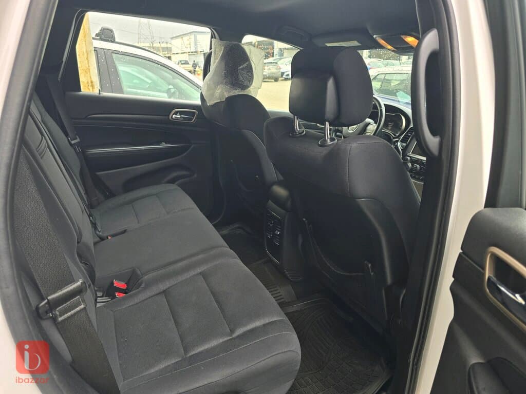 Jeep Grand Cherokee Laredo 8