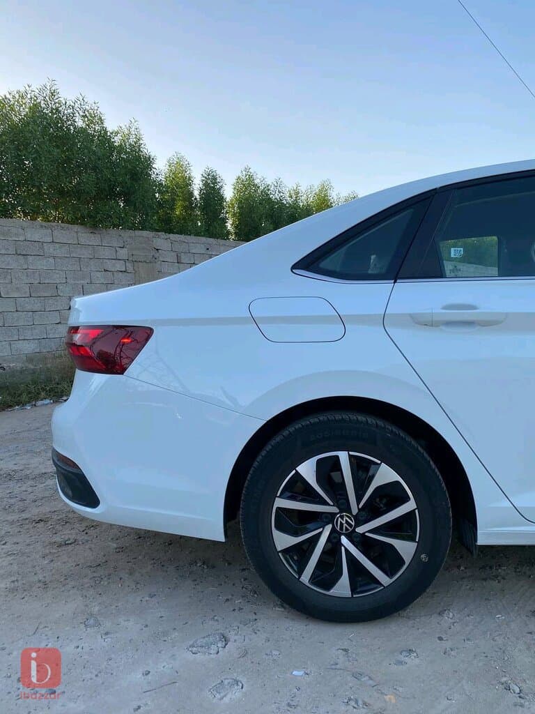 Volkswagen Jetta S 5