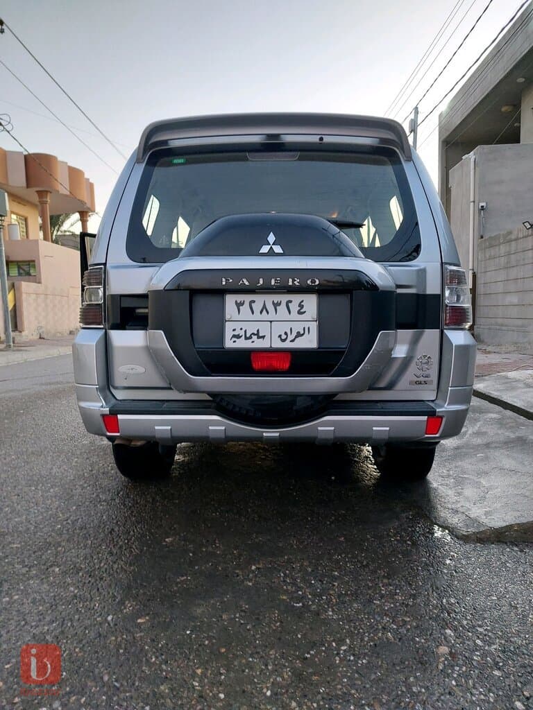Mitsubishi Pajero GLS 14