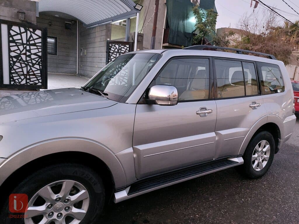 Mitsubishi Pajero GLS 3