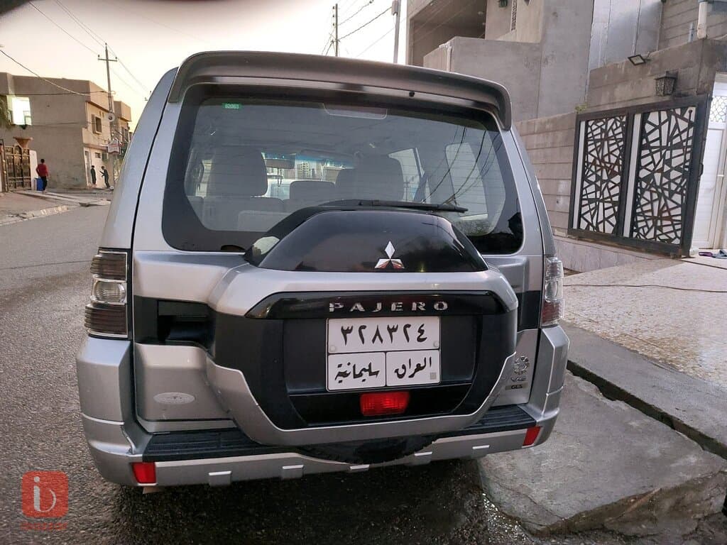 Mitsubishi Pajero GLS 4