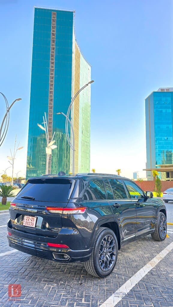 Jeep Grand Cherokee Summit 4