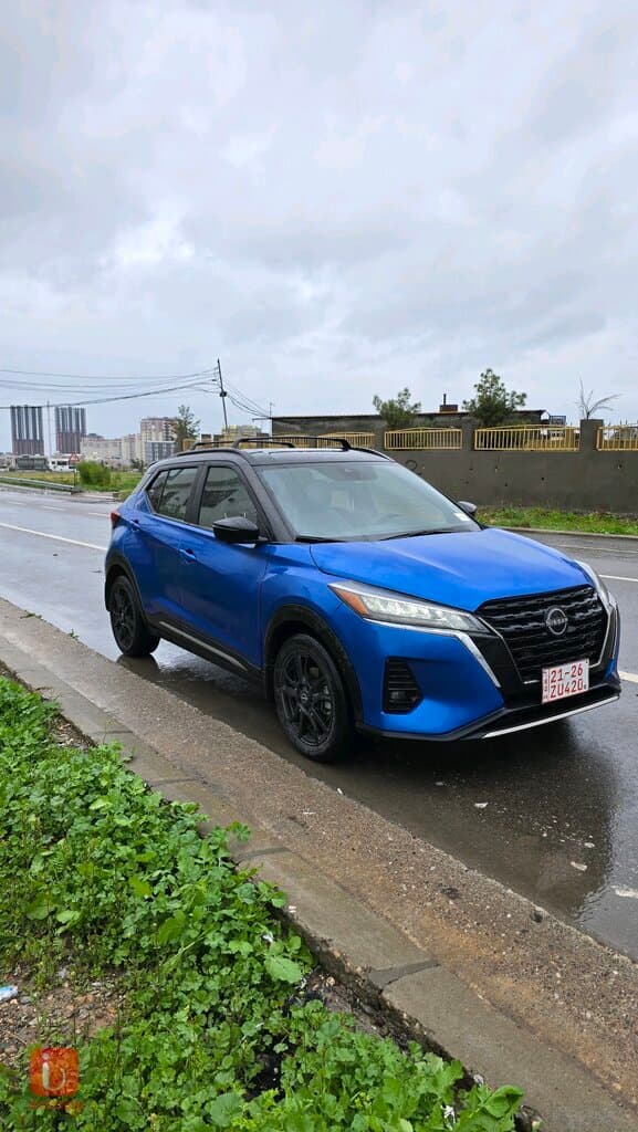 Nissan Kicks SR 9