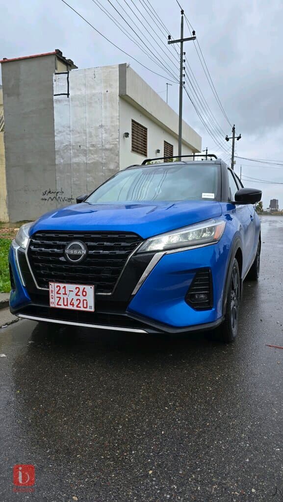 Nissan Kicks SR 10