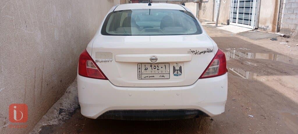 Nissan Sunny 4
