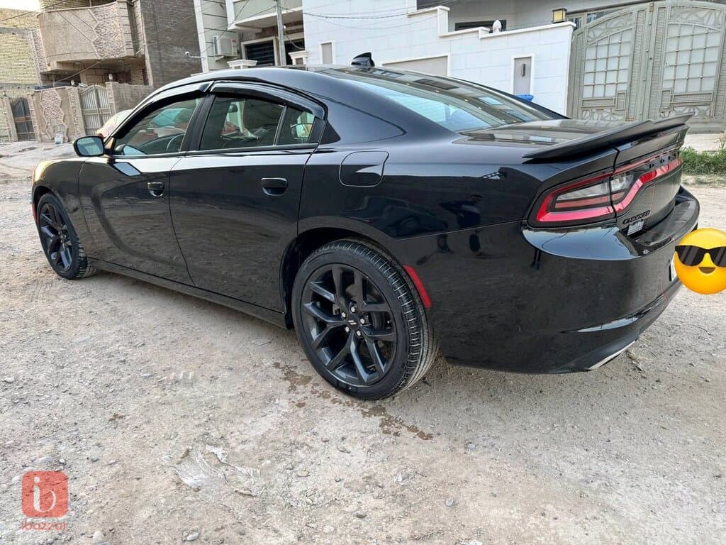 Dodge Charger SXT 4