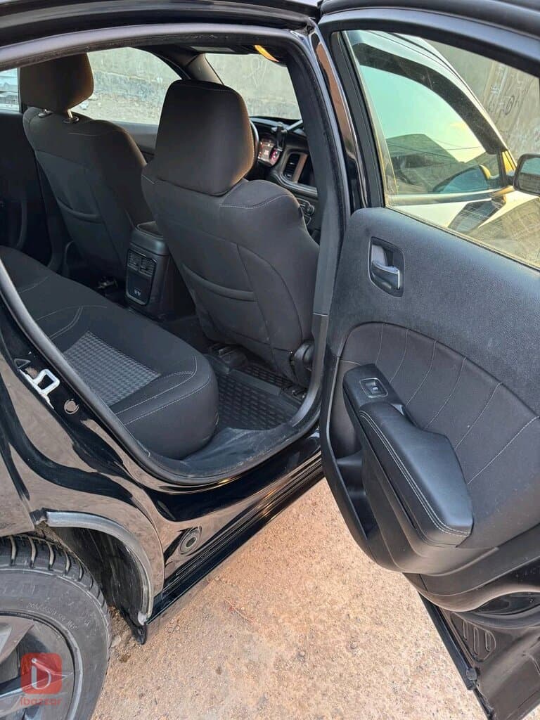 Dodge Charger SXT 10
